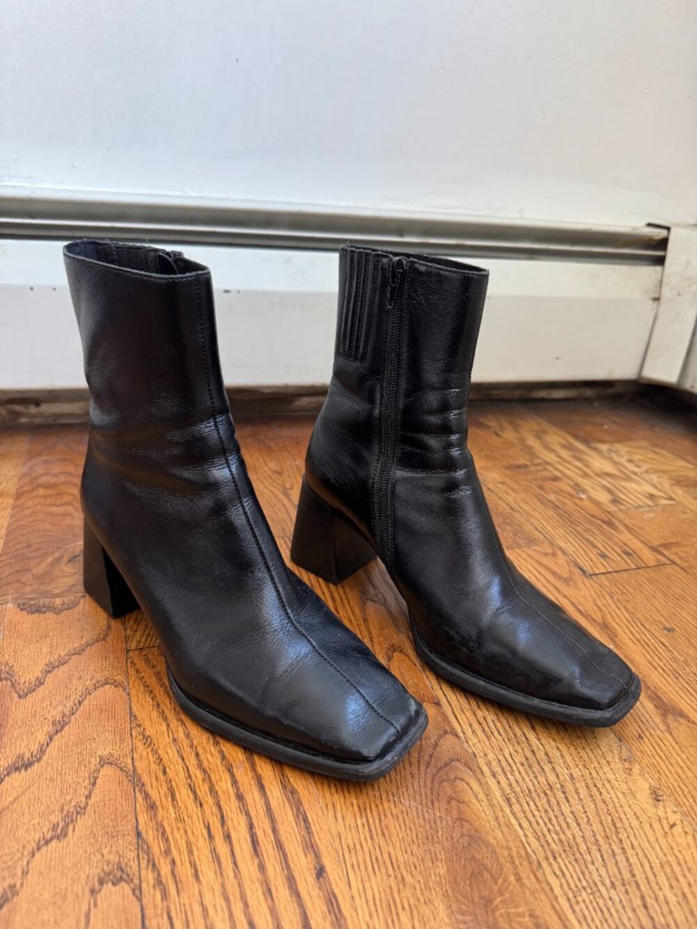 Alohas South Black Leather Ankle Boots